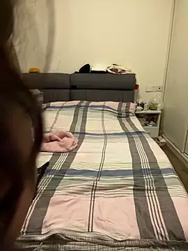 zhouchunhua online show from October 17, 2025, 11:24 am