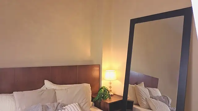 Snapshot of Capricho_01 chatting on October 9, 2025, 12:03 pm Capricho 01 online show from October 9, 2025, 12:03 pm