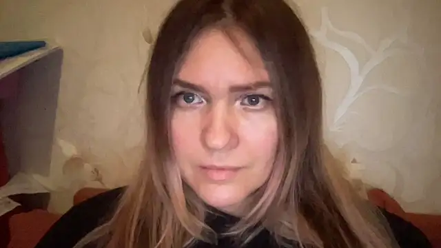 Snapshot of Milysoren chatting on February 13, 2026, 6:37 pm Milysoren online show from February 13, 2026, 6:37 pm