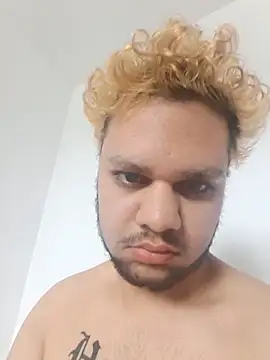 James55pp online show from November 5, 2025, 9:42 am