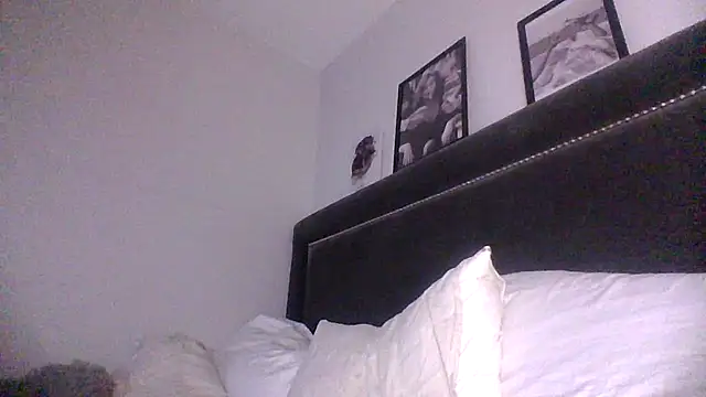 ElviraRose online show from October 14, 2025, 5:03 pm