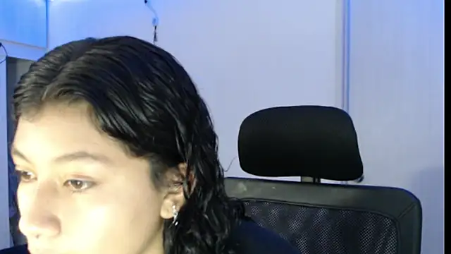 Snapshot of Ivonnybonn chatting on October 21, 2025, 8:53 pm Ivonnybonn online show from October 21, 2025, 8:53 pm