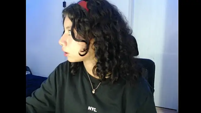 Ivonnybonn online show from November 6, 2025, 5:19 am