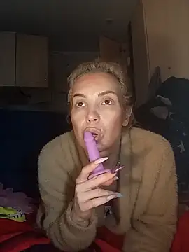 Conny Shellie online show from November 25, 2025, 4:23 am