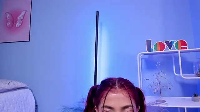 KathiaSaenz  online show from November 12, 2025, 4:13 am