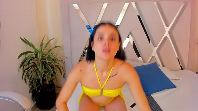 Snapshot of ChannelFoxxx chatting on October 21, 2025, 4:02 am ChannelFoxxx online show from October 21, 2025, 4:02 am