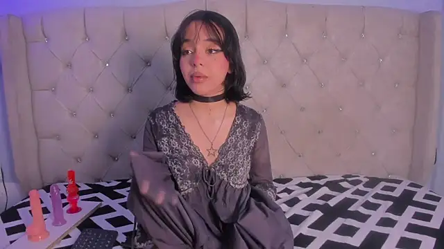 Lizzy dark online show from October 14, 2025, 11:33 am