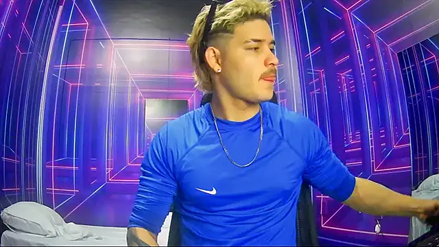 Snapshot of AlexPiersss chatting on September 30, 2025, 7:19 pm AlexPiersss online show from September 30, 2025, 7:19 pm