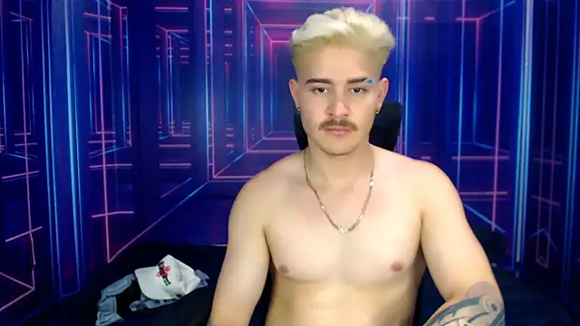 Snapshot of AlexPiersss chatting on October 18, 2025, 7:14 pm AlexPiersss online show from October 18, 2025, 7:14 pm