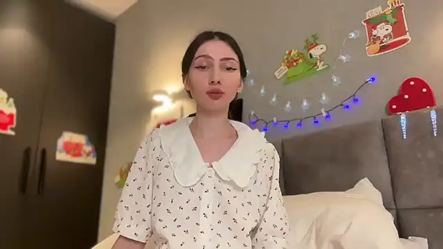 AnaMoonlight online show from December 16, 2025, 1:38 pm