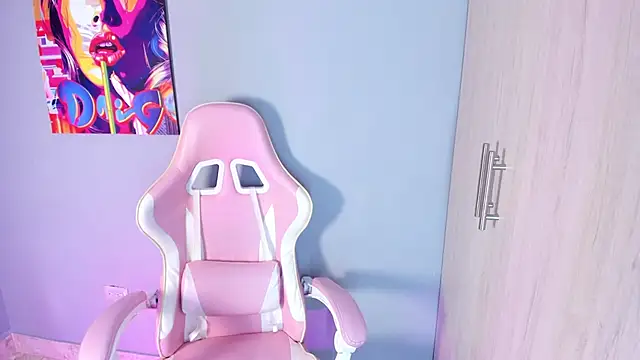 Snapshot of Athenea__fox chatting on December 2, 2025, 11:26 am Athenea fox online show from December 2, 2025, 11:26 am