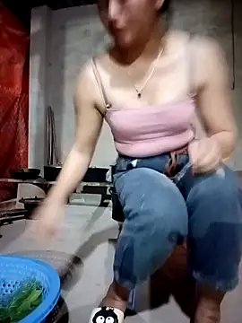 buddy-sexy online show from April 7, 2026, 11:43 am