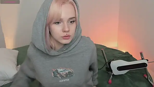 MayWins online show from March 4, 2026, 7:14 am