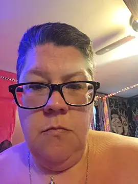 violentviolet68 online show from June 8, 2026, 3:56 pm