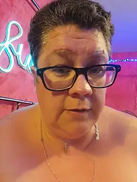 violentviolet68 online show from June 11, 2026, 12:32 am