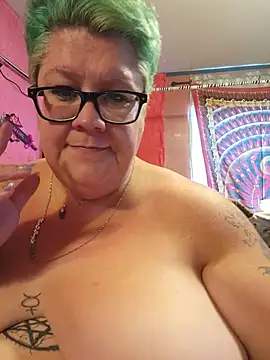 violentviolet68 online show from July 15, 2026, 7:41 pm