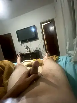 pedrolavras2009 online show from November 6, 2025, 5:41 am