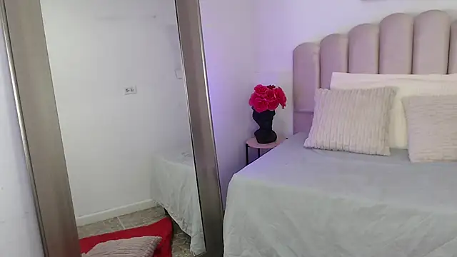 isa bigassx online show from November 2, 2025, 5:32 am