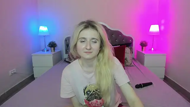 CamillaDreamer online show from December 3, 2025, 5:33 pm