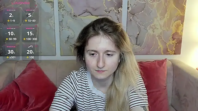 Snapshot of CamillaDreamer chatting on April 29, 2026, 6:14 pm CamillaDreamer online show from April 29, 2026, 6:14 pm