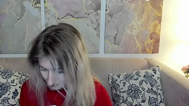 Snapshot of CamillaDreamer chatting on May 19, 2026, 10:38 pm CamillaDreamer online show from May 19, 2026, 10:38 pm