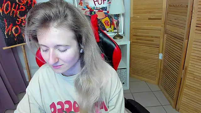 Snapshot of CamillaDreamer chatting on July 9, 2026, 10:36 pm CamillaDreamer online show from July 9, 2026, 10:36 pm