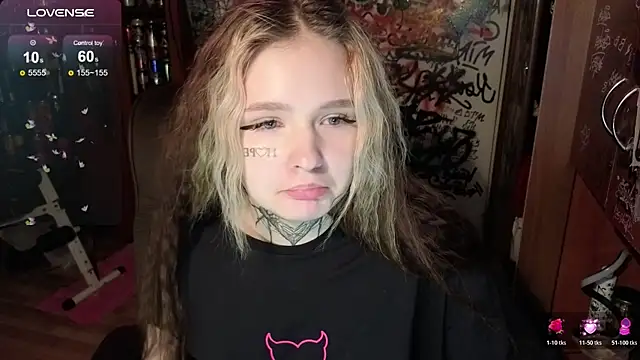 Liaaa Li online show from October 26, 2025, 2:17 am