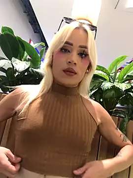 alexawinterrr online show from December 2, 2025, 8:26 pm