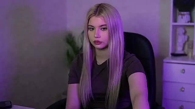 Snapshot of AshleyNikoo chatting on September 30, 2025, 9:58 am AshleyNikoo online show from September 30, 2025, 9:58 am