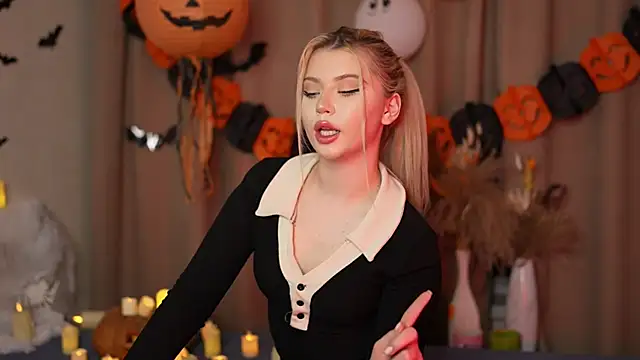 Snapshot of AshleyNikoo chatting on October 30, 2025, 3:35 pm AshleyNikoo online show from October 30, 2025, 3:35 pm