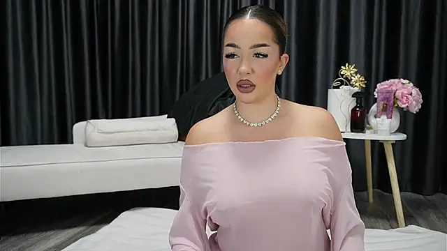 Snapshot of xJuliaax chatting on October 12, 2025, 6:07 pm xJuliaax online show from October 12, 2025, 6:07 pm