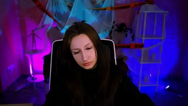 AliceLice  online show from November 2, 2025, 8:17 am