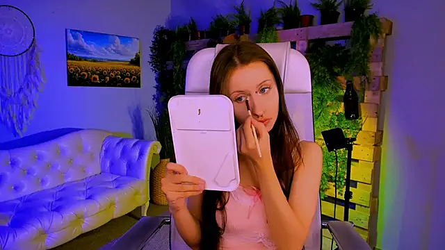 AliceLice  online show from November 5, 2025, 8:03 am