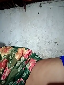 Snapshot of Lona2525 chatting on October 10, 2025, 6:51 pm Lona2525 online show from October 10, 2025, 6:51 pm