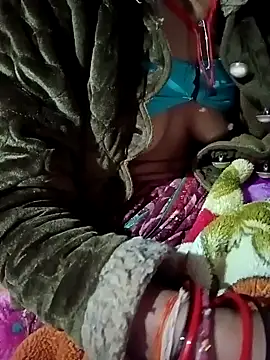 Snapshot of Lona2525 chatting on February 9, 2026, 6:34 pm Lona2525 online show from February 9, 2026, 6:34 pm