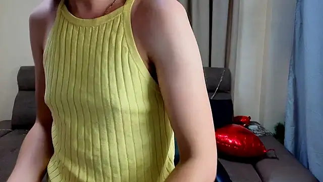 Emilly  Grey online show from February 16, 2026, 7:21 pm