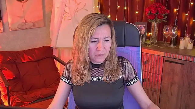 DonnaSmitth online show from April 8, 2026, 6:30 pm