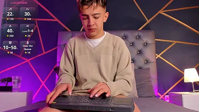 Lian Miller1  online show from March 20, 2026, 12:21 pm