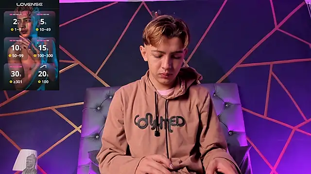 Lian Miller1  online show from April 14, 2026, 12:55 pm