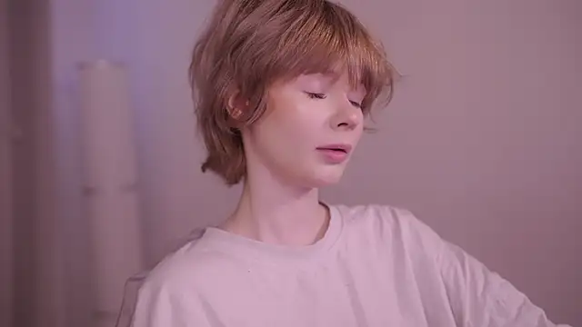 Snapshot of misska__ chatting on October 8, 2025, 1:53 pm misska online show from October 8, 2025, 1:53 pm