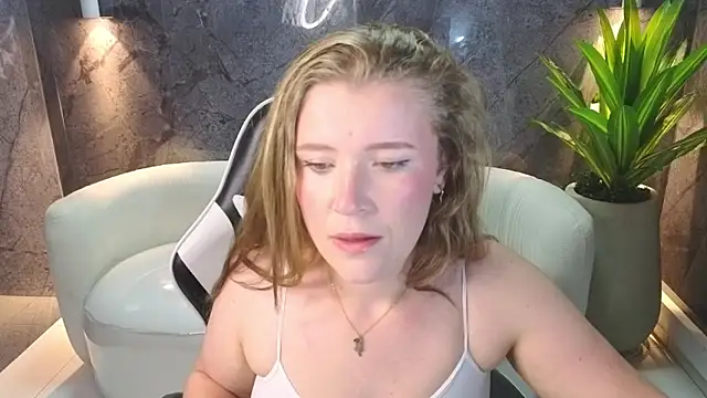 carla tp online show from October 15, 2025, 2:44 am