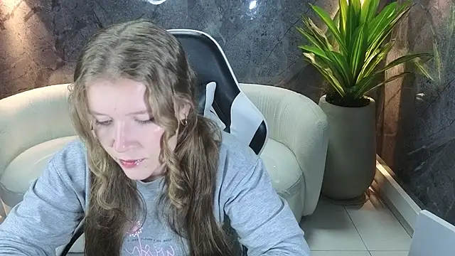 carla tp online show from October 29, 2025, 1:02 pm