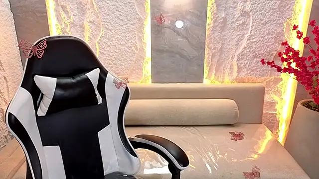 carla tp online show from October 31, 2025, 1:12 pm