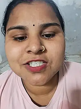 Snapshot of Mamta-Thakur chatting on November 3, 2025, 1:12 pm Mamta-Thakur online show from November 3, 2025, 1:12 pm