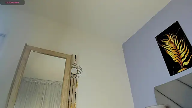 Kandyfrees  online show from October 12, 2025, 12:26 pm