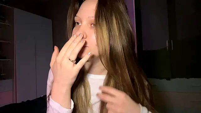 EmiIyKitty online show from March 1, 2026, 7:16 pm