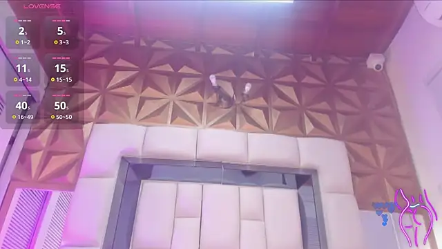 violet milleer online show from November 5, 2025, 7:03 pm