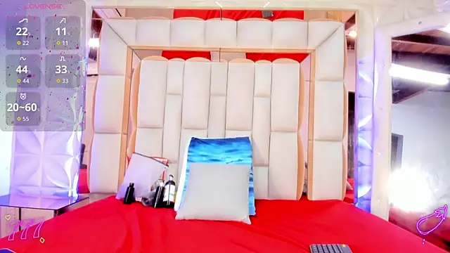 violet milleer online show from April 17, 2026, 7:39 pm