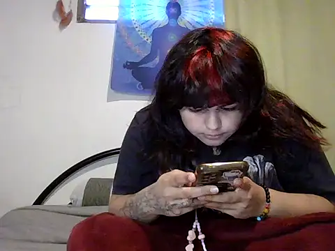 Snapshot of crucifxcked chatting on October 16, 2025, 10:27 am crucifxcked online show from October 16, 2025, 10:27 am