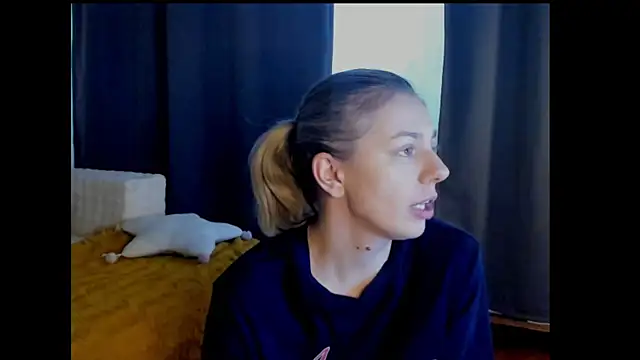 AnaLure online show from October 3, 2025, 6:54 am